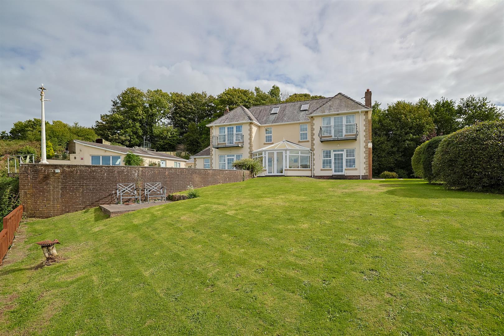 Aberfa, Ferryside, Carmarthenshire, SA17 5RS